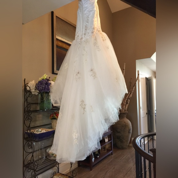 Embroidered mermaid style wedding dress with tulle - Picture 6 of 7